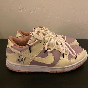 Nike Women's Athletic Shoes - Cream and Pink